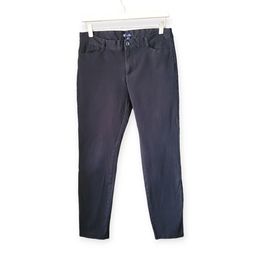 GAP Low Rise Capri Stretch Jeans in black size 8